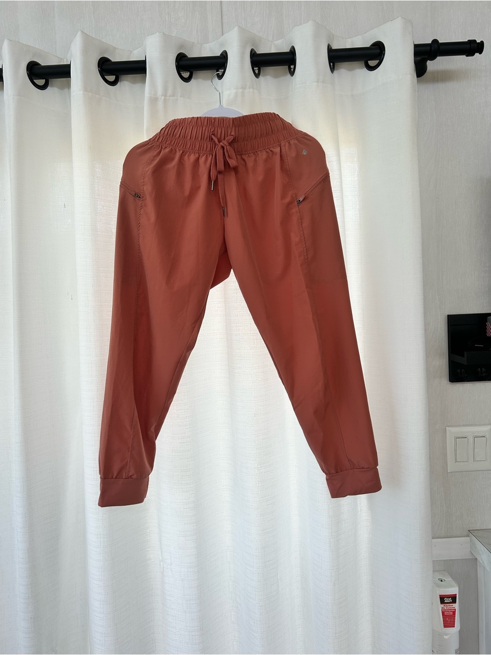 Women's Rust Elastic-Waist Jogger Pants
